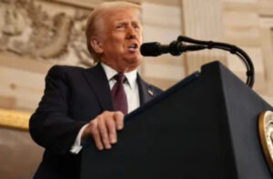 ‘Agora só existem dois gêneros: masculino e feminino’, diz Trump durante discurso de posse