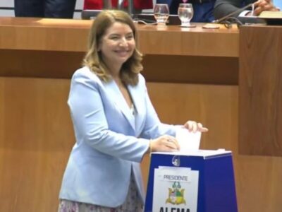 Iracema Vale é reeleita presidente da Assembleia Legislativa