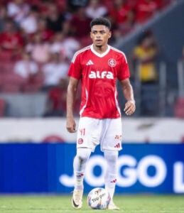 Orgulho de Tuntum, Victor Gabriel é campeão gaúcho com o Internacional