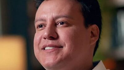 Sem reagir a Brandão, Camarão foca em narrativa pessoal nas redes