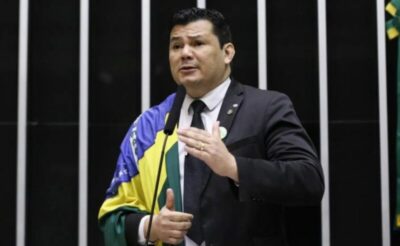 Deputado Gilvan da Federal diz em sessão na Câmara desejar a morte de Lula