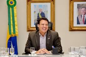 Felipe Camarão cresce e já aparece em segundo na pesquisa da Quaest para governo do Maranhão