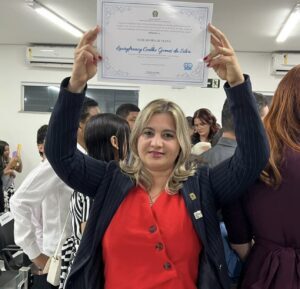 Lauryfranci Segue à Frente do Legislativo de Viana: Excelência que Inspira o Maranhão