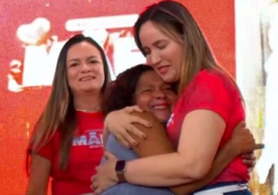 Detinha prestigia festa em homenagem ao Dia das Mães em Apicum-Açu