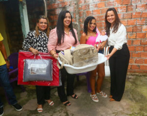 Primeira-dama, Maedja Campos participa da 1ª entrega do Kit Enxoval Auxílio Natalidade em Paço do Lumiar