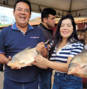 Prefeito e primeira-dama realizam entrega de 25 toneladas peixes para a Semana Santa em Presidente Dutra