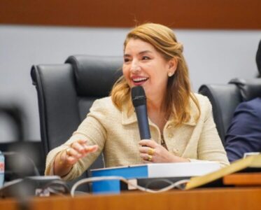 “Foi feita justiça”, diz Iracema Vale sobre maioria do STF confirmar sua reeleição na Assembleia
