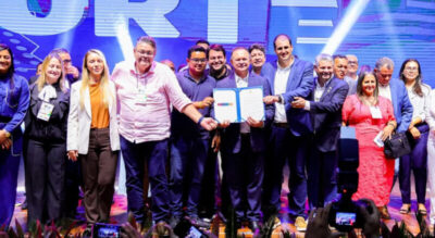 Prefeito Kleber Tratorzão recebe ambulância 0 km para São Domingos do Maranhão durante Encontro de Prefeitos