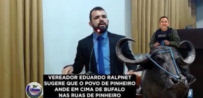 Vídeo: Aliado do Prefeito de Pinheiro, Vereador Eduardo Ralpnet Debocha do Povo e Sugere Uso de Búfalos nas Ruas