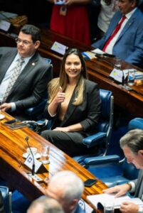 Senadora Ana Paula Lobato é eleita terceira-secretária do Senado Federal