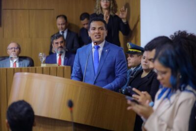 Coletivo Nós discursa na abertura dos trabalhos da câmara municipal de São Luís