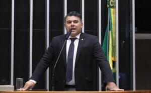 Ivan Júnior pode continuar no mandato após indicação de Pedro Lucas para o Ministério das Comunicações