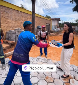 Vice-prefeita Mariana Brandão coloca a “Mão na Massa” ao fiscalizar obras do Pavimenta Paço
