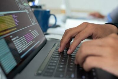 MCTI abre 5 mil vagas em curso de programação com bolsas de até R$ 600