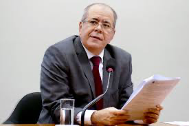 Dino jamais poderia ser hostil a Sarney; ex-presidente e filha trabalharam pelos votos do MDB para chegar ao STF