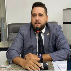 Daniel Barros vota contra projeto de lei que garante pagamento de precatórios do FUNDEF
