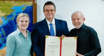 Lula dá posse a Wolney Queiroz na Previdência após saída de Lupi por caso do INSS