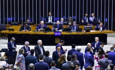 Projeto aprovado na Câmara prevê prisão de até 3 anos para quem divulgar imagens de vítimas