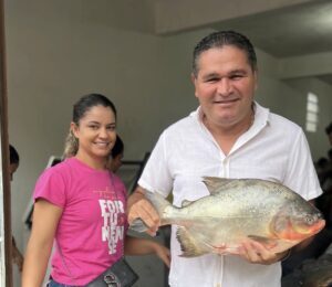 Prefeito Sebastião Costa e Primeira- Dama Roberta Regina distribuem mais de 10 Toneladas de Pescados em Fortuna