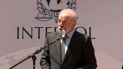 “O crime está dentro da política e da economia”, afirma Lula ao assinar acordo com a Interpol