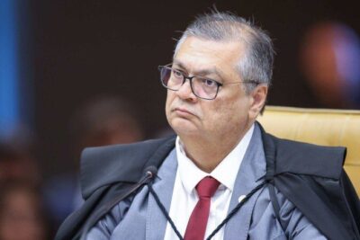 Greve dos professores: ministro Flávio Dino cassa multa milionária