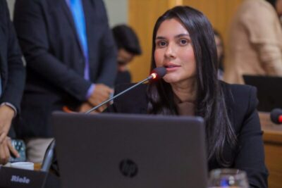 Clara Gomes solicita prioridade no atendimento a pessoas com Alzheimer, Fibromialgia e Lúpus