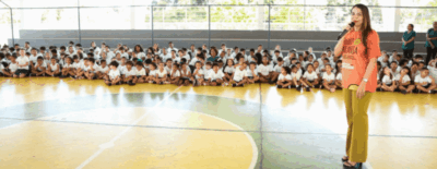 Deputada Janaína participa do encerramento da campanha Maio Laranja envolvendo pais e alunos da Creche-Escola Sementinha