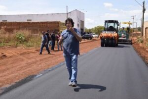 Léo Cunha na mira do MP: contrato milionário sob investigação