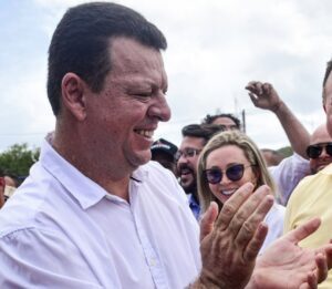 Prefeito de Mirinzal antecipa salários de servidores pelo sexto mês seguido