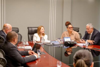 Presidente Iracema Vale recebe representantes do setor turístico e da SEPE para tratar da Pré-COP 30