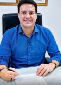 Felipe Camarão sanciona lei que valoriza mulheres cristãs e fortalece políticas de apoio às famílias no Maranhão
