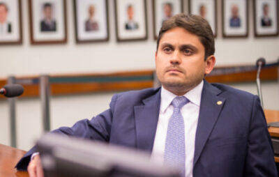 Juscelino Filho entrega carta de demissão para Lula e deixa Comunicações