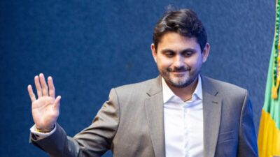 Juscelino Filho vira relator de sua própria canetada que “tomou” bilhões da Anatel