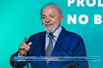 Lula antecipa 13º salário de aposentados e pensionistas do INSS para abril e maio