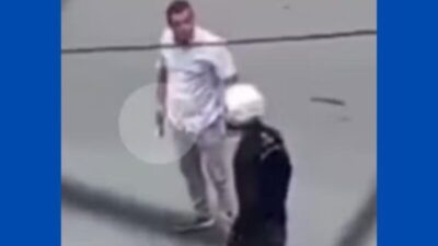 Policial flagrado agredindo motoqueiro é afastado