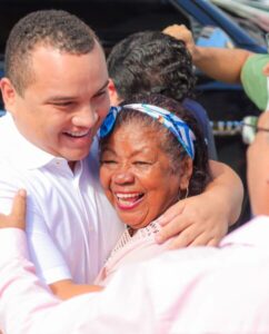 Com dinheiro de suas emendas, Nato Júnior assina ordem para reforma de Unidade de Saúde