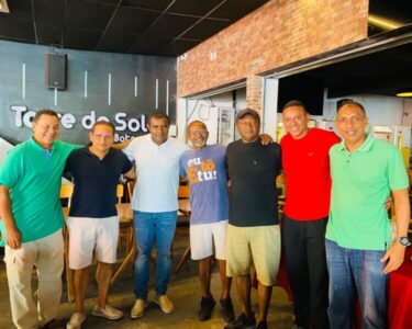 Weverton publica evento de pedetistas com Fábio Câmara e ressalta: “o PDT está sempre pronto para o debate”…