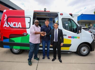 Fruto de sua autoria, deputado Osmar Filho entrega ambulância para reforçar área da saúde em Olinda Nova do Maranhão