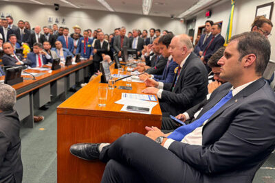 Orleans reforça compromisso com os municípios durante evento em Brasília