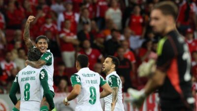 No Beira Rio, Verdão supera Colorado e divide a liderança com o Flamengo