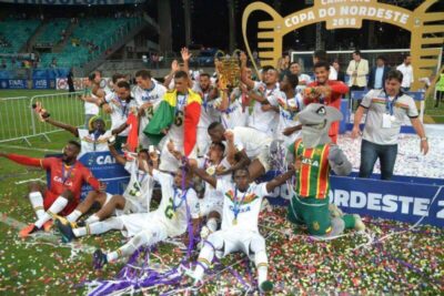 Sampaio Corrêa segura o Bahia na Fonte Nova e conquista a Copa do Nordeste