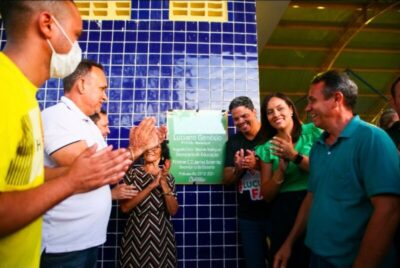 Luciano e Lucyana Genésio entregam obras e cestas básicas em Pinheiro