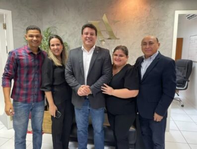 Vice-governador Felipe Camarão faz visita de cortesia a Bebeto Abas e Simplesmente Maria