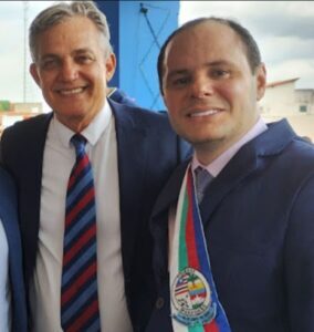 Timbiras: 5 mandiocas, 4 espigas de milho e 3 coco d’agua é a cesta básica do prefeito Paulo Vinicius