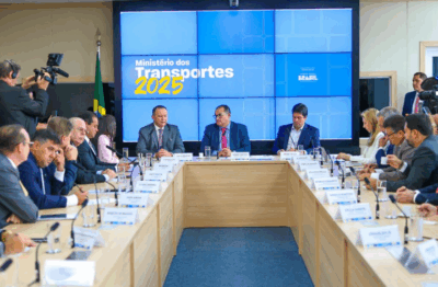 Em Brasília, Brandão assina ordem de serviço para intensificar recuperação da MA-014 em parceria com o Ministério dos Transportes