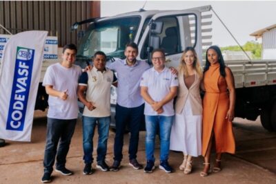Pedro Lucas entrega caminhões para os municípios de Jatobá e Mata Roma