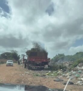 Fred Campos autua caminhão descartando lixo irregularmente em Paço
