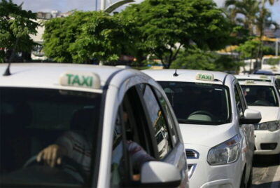 Exigência de cursos e comprovante do INSS para isenções de ICMS e IPVA para taxistas será exigido apenas em 2026