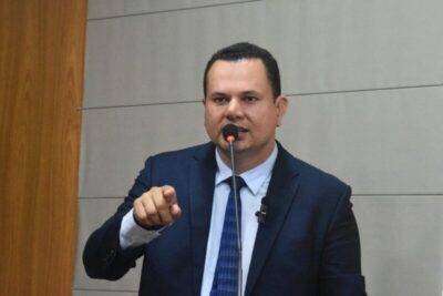 Umbelino Júnior é afastado da Câmara de São Luís; suplente assume