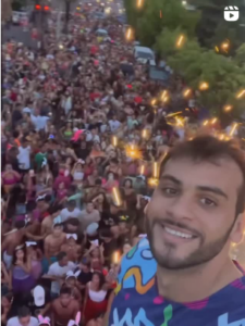 Caxias: O prefeito sendo gente da sua gente… Mistura perfeita no Carnaval!!!